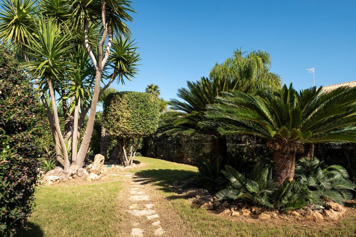 Villa Plumeria Campofelice Di Roccella Buitenkant foto