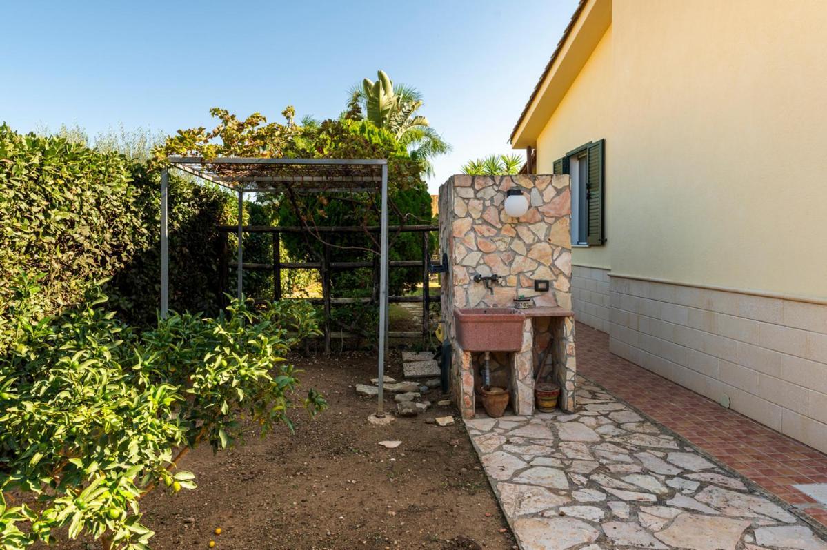 Villa Plumeria Campofelice Di Roccella Buitenkant foto