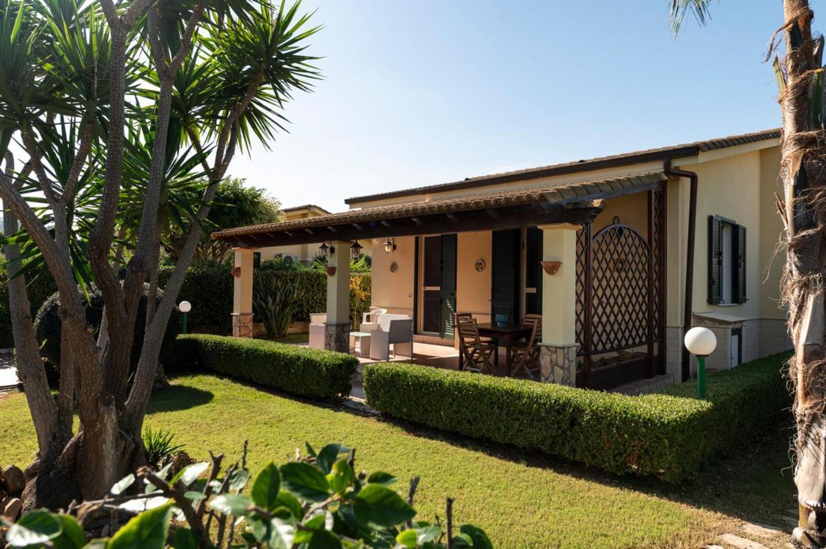 Villa Plumeria Campofelice Di Roccella Buitenkant foto