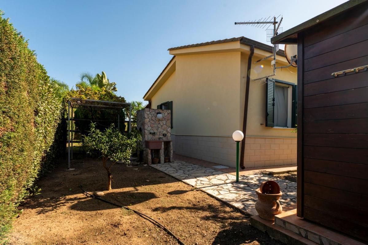 Villa Plumeria Campofelice Di Roccella Buitenkant foto